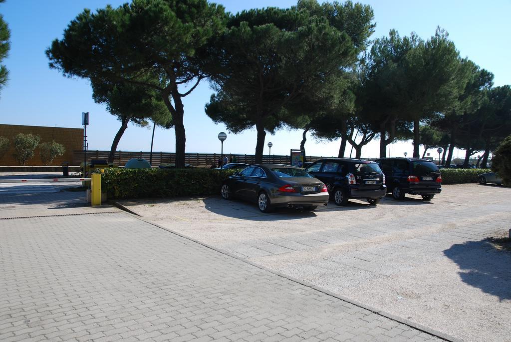 Апартаменты Lignano Sabbiadoro Sea Front Экстерьер фото