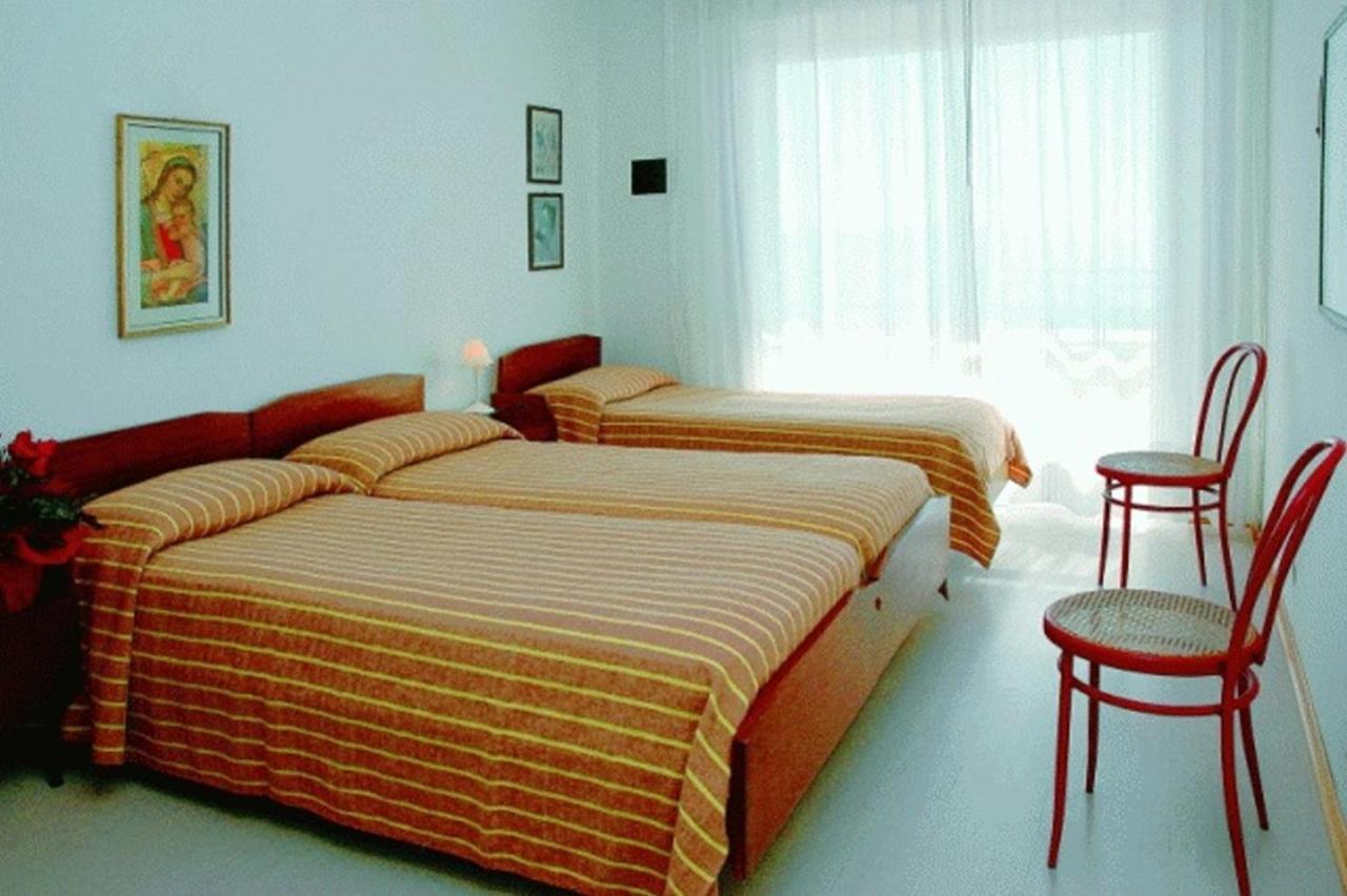 Апартаменты Lignano Sabbiadoro Sea Front Экстерьер фото